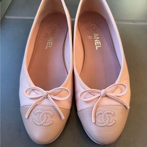 CHANEL Blush Pink Leather Ballet Flats with Bow & CC Logo
